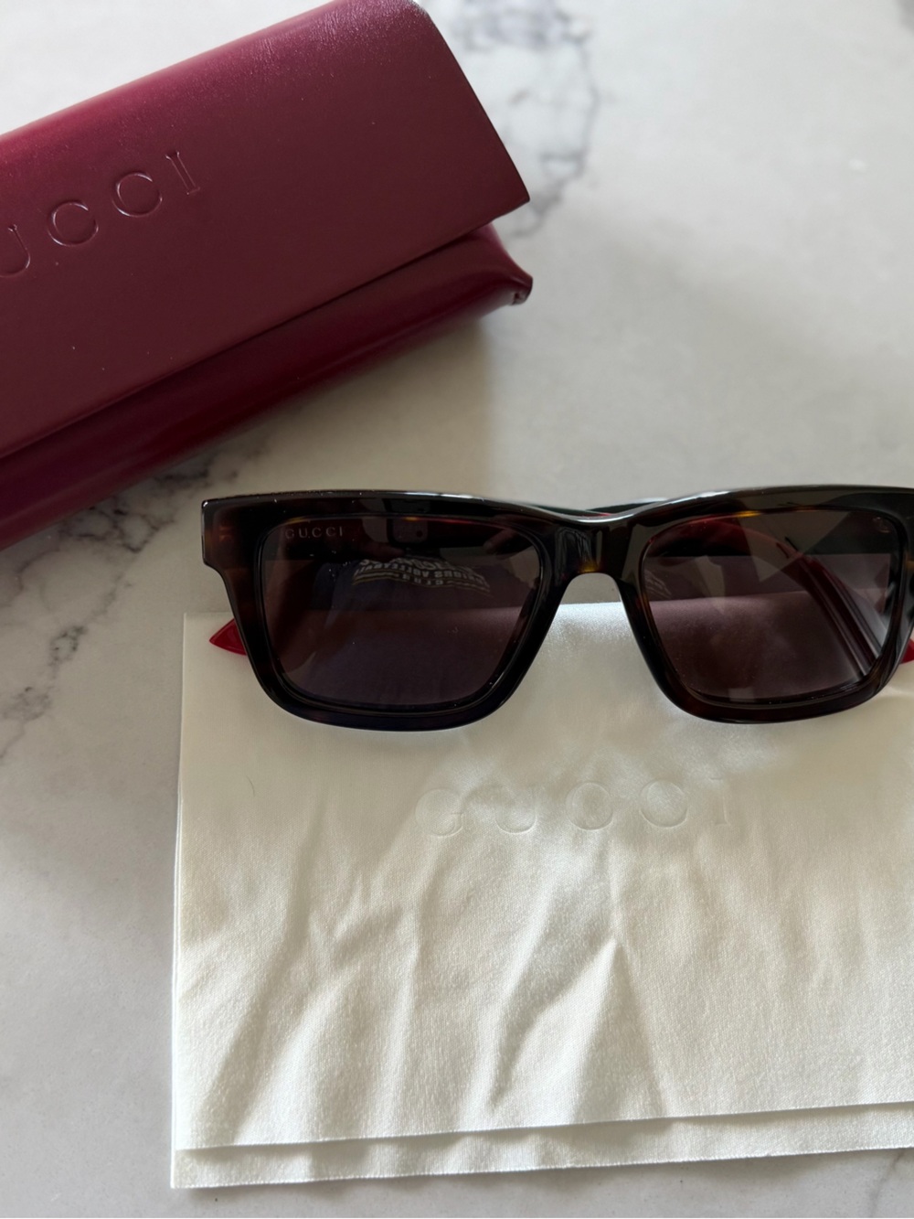 Gucci Tortoiseshell Frame Sunglasses with Brown Lenses and Berry Case